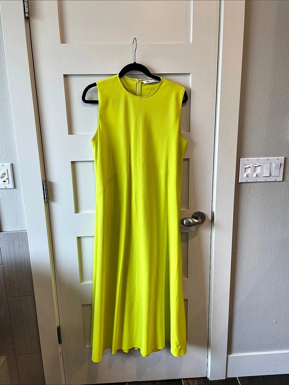 Zara Sleeveless Maxi Dress in Yellow Like New